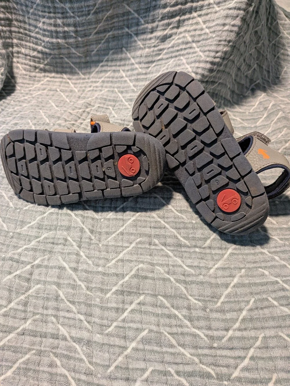 See Kai Run Gray Sandals Size 9